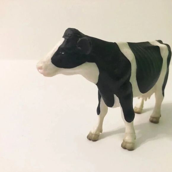 2000 Holstein Cow Schleich Black and White Dairy Milk Farm 5 Inch Long Figure - Picture 7 of 14